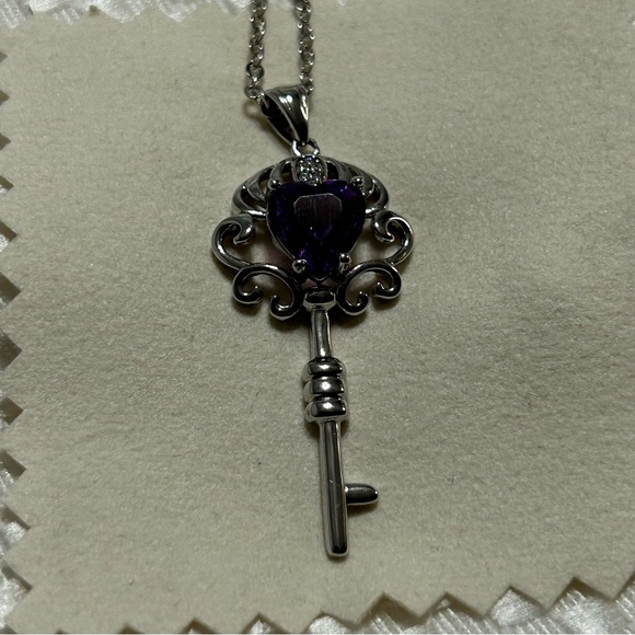 Brand new purple stone key necklace - Picture 3 of 4